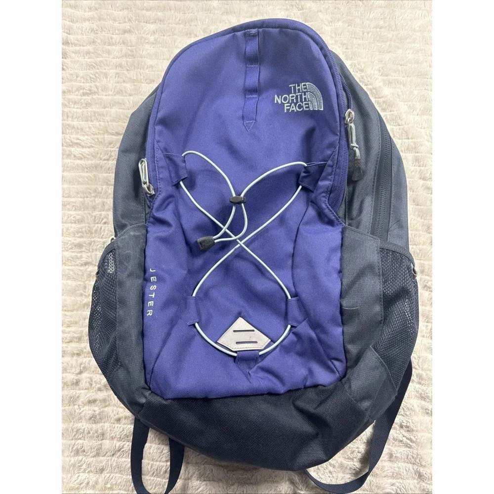 North Face Jester Backpack Blue 3 Space Padded Hiking School Excellent Very Nice